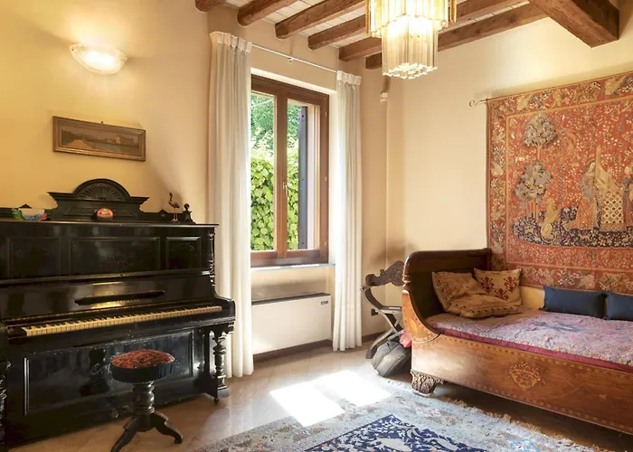 Βίλα Valchero 12, Emma *