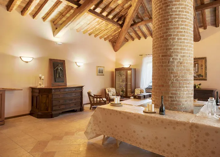 Valchero 12, Emma Βίλα *